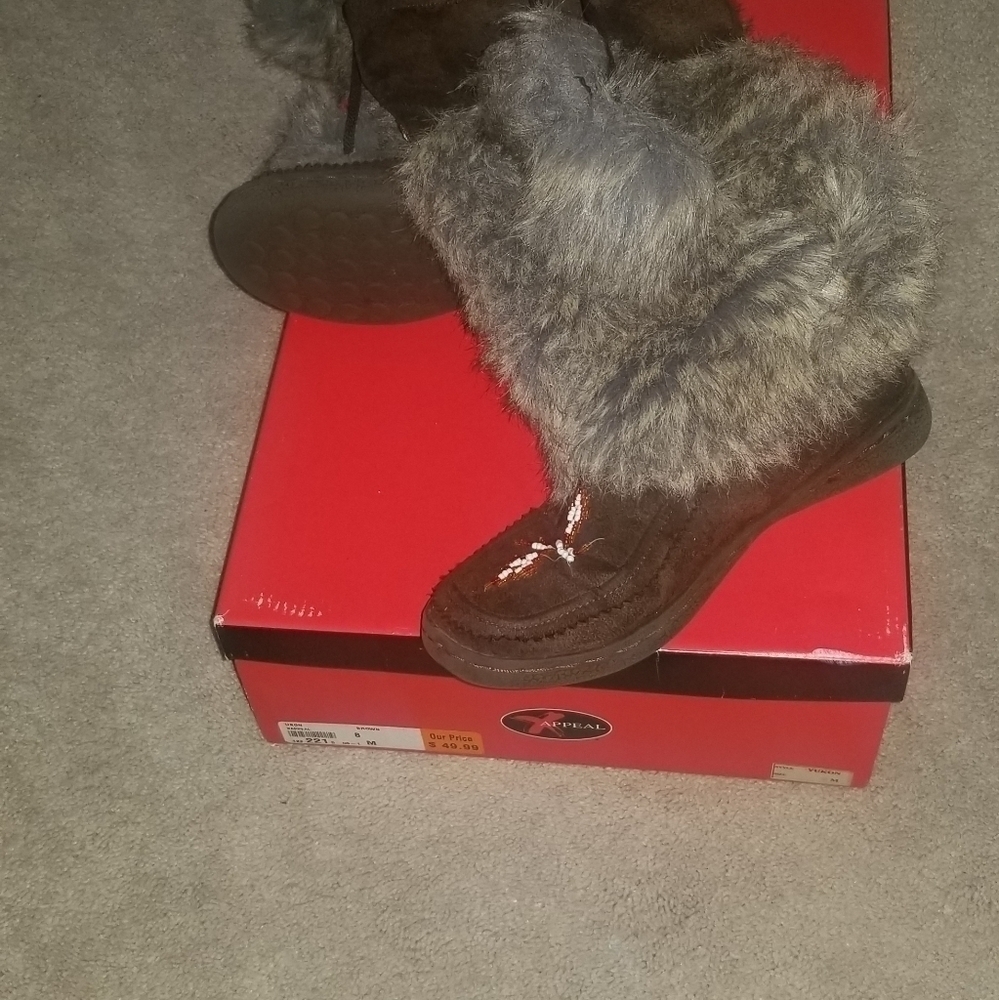 BOOTS - Picture 4 of 5